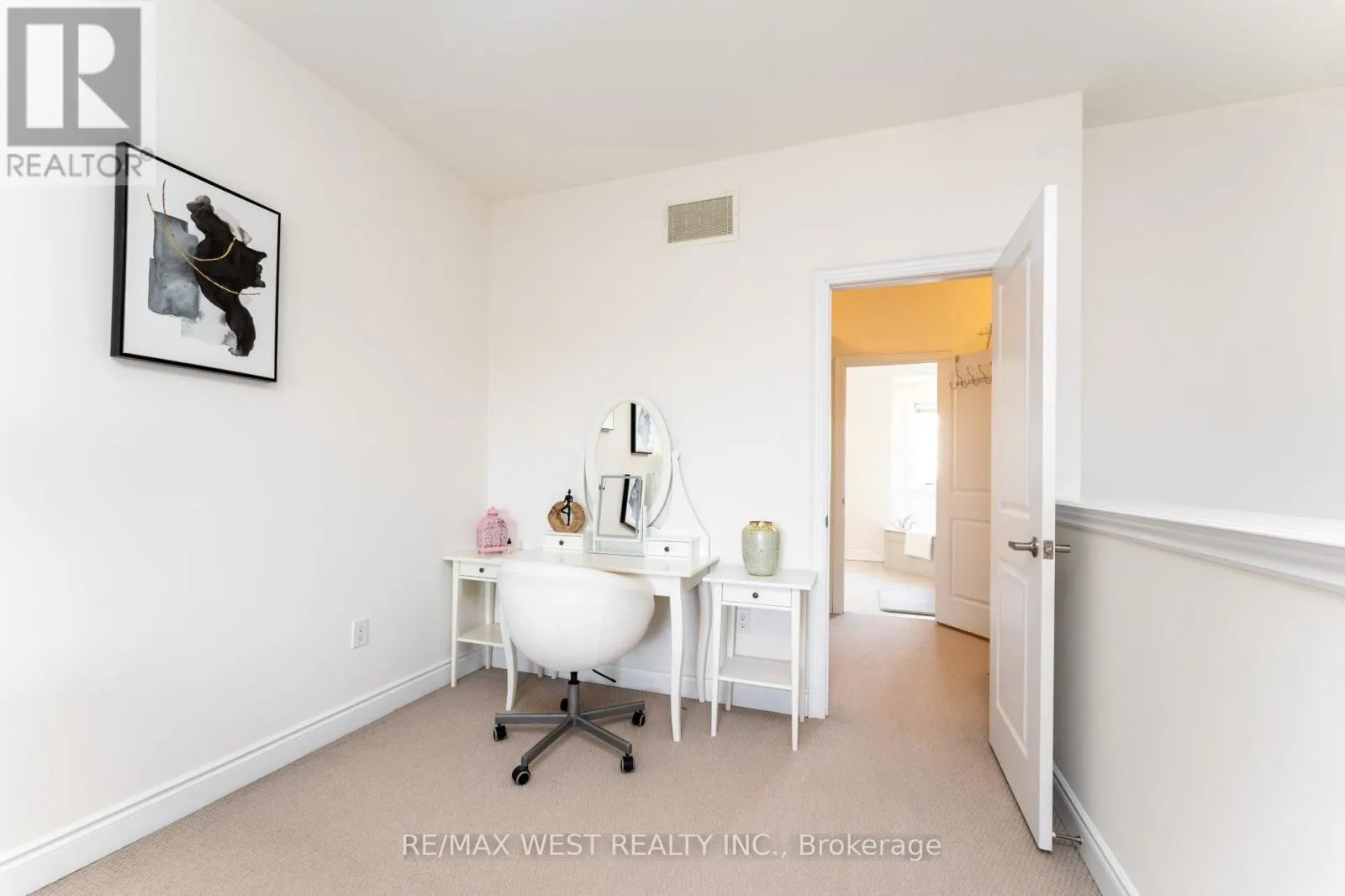 19 - 2172 TRAFALGAR ROAD