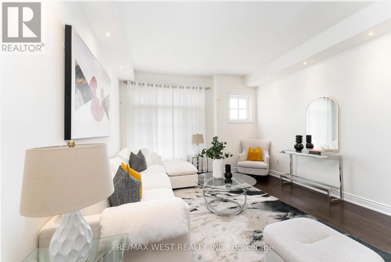 19 - 2172 TRAFALGAR ROAD