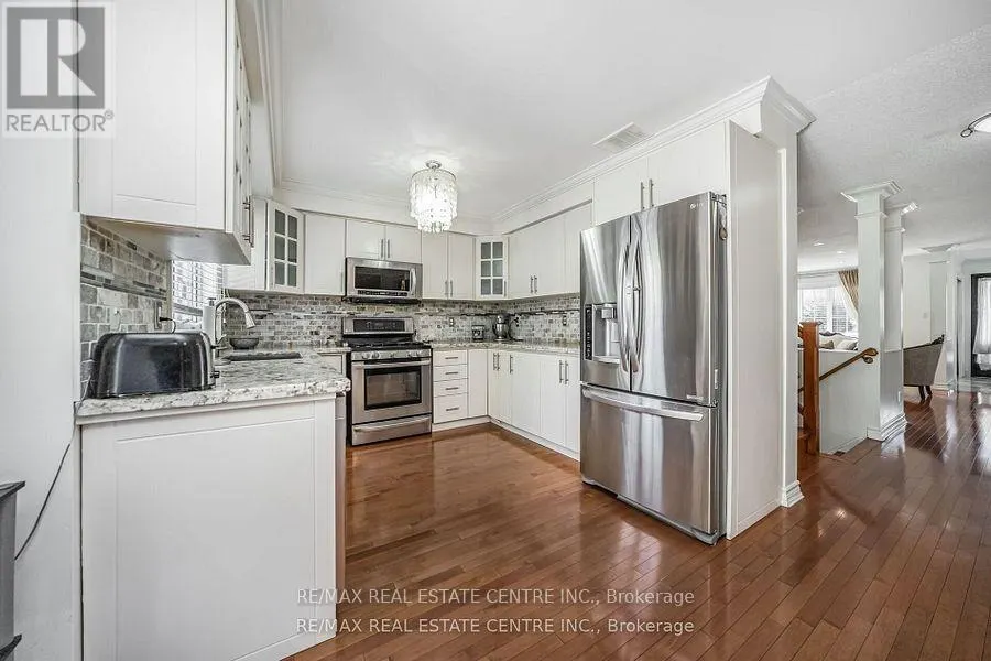 19 HOLLOWGROVE BOULEVARD