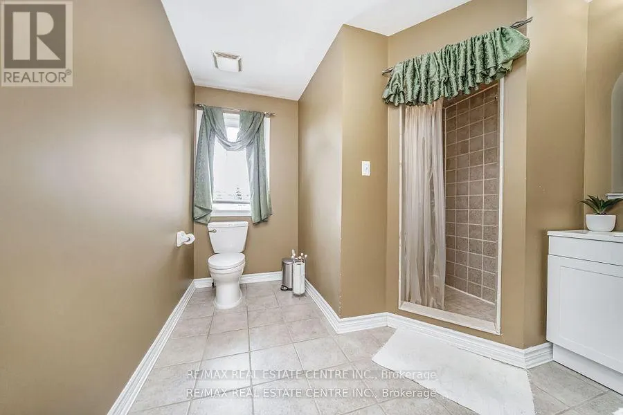 19 HOLLOWGROVE BOULEVARD