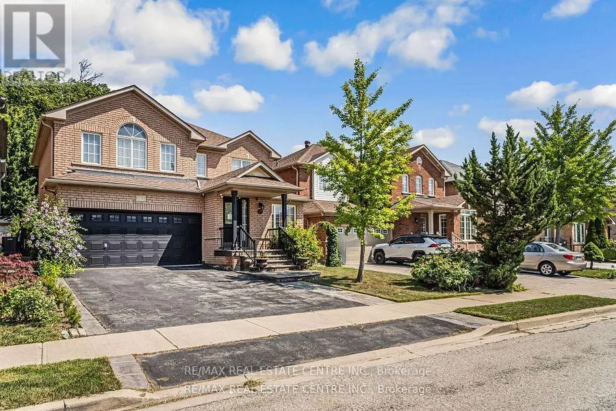 19 HOLLOWGROVE BOULEVARD