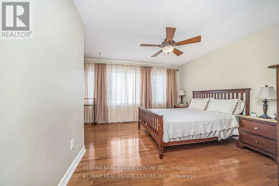 19 HOLLOWGROVE BOULEVARD