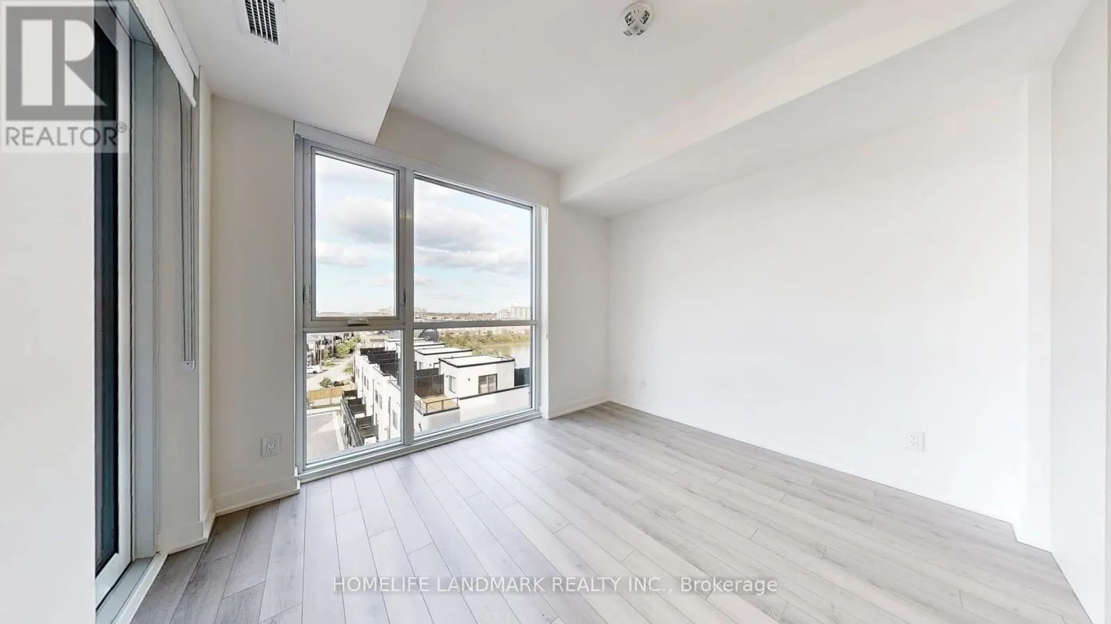 608 - 3079 TRAFALGAR ROAD