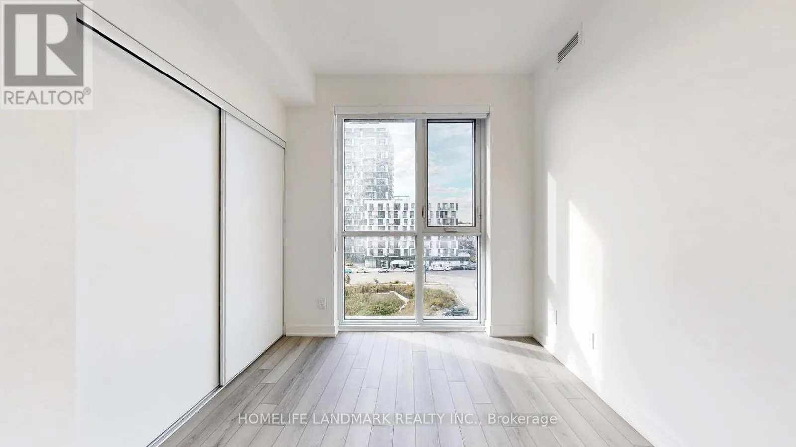 608 - 3079 TRAFALGAR ROAD