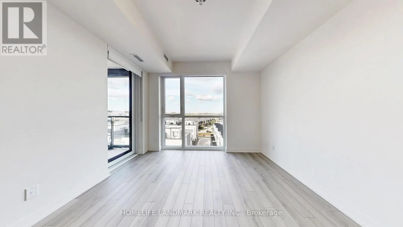 608 - 3079 TRAFALGAR ROAD