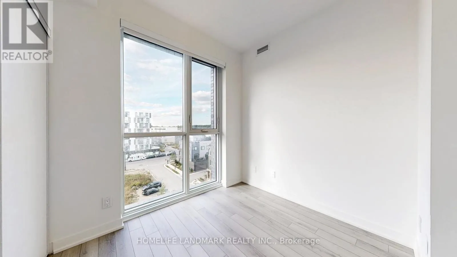 608 - 3079 TRAFALGAR ROAD