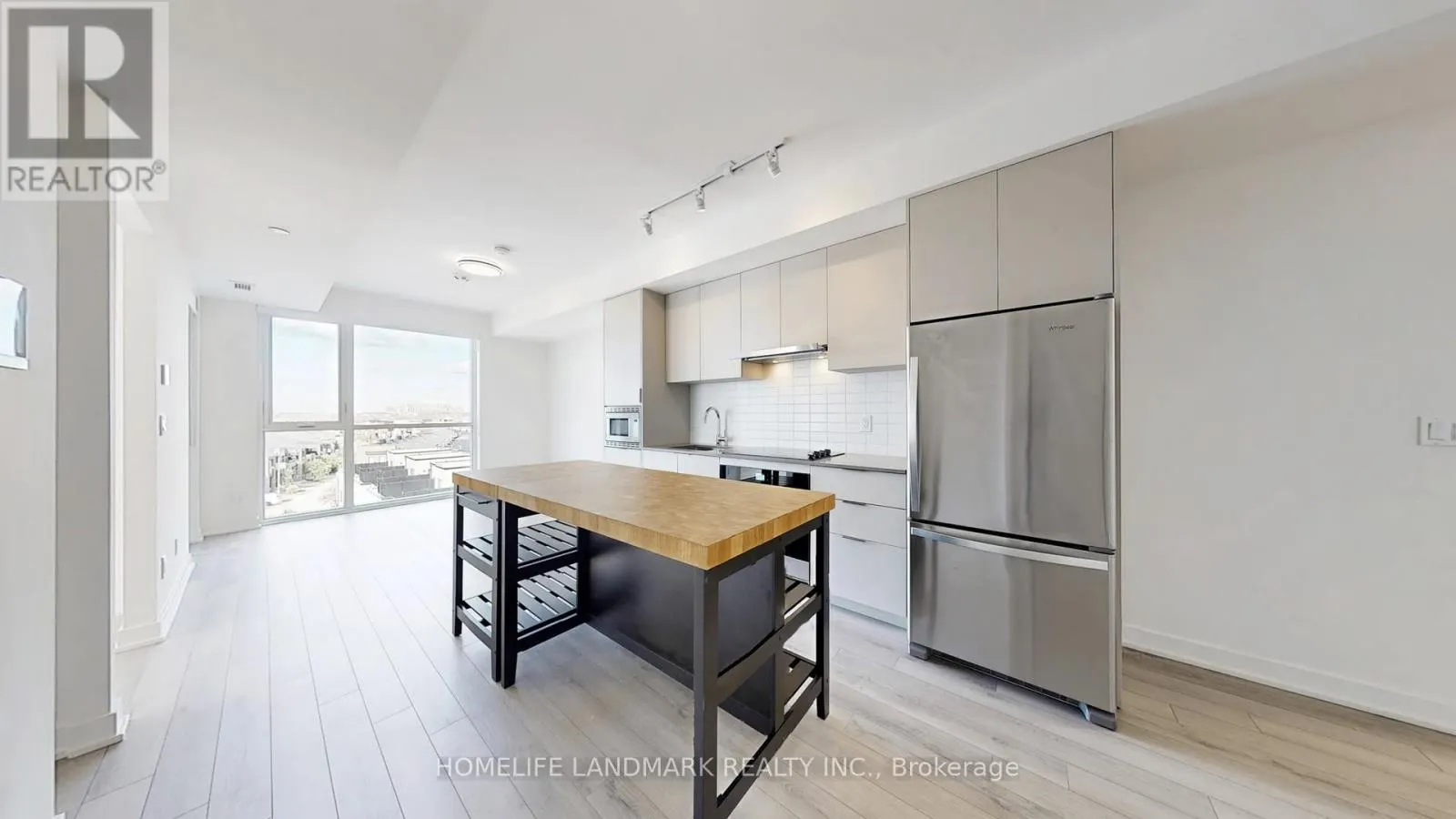 608 - 3079 TRAFALGAR ROAD