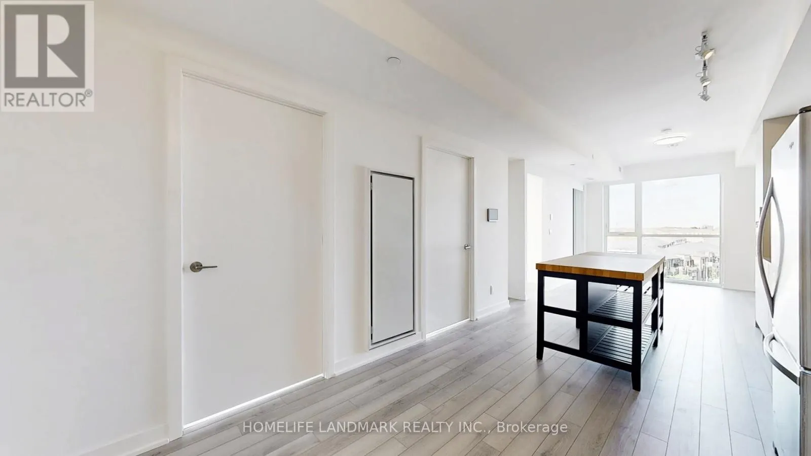 608 - 3079 TRAFALGAR ROAD