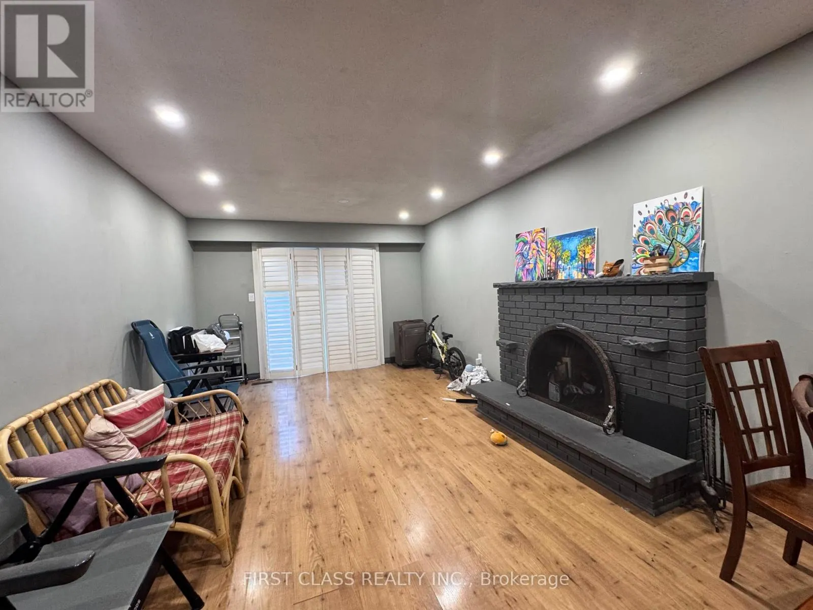 MAIN - 2571 PALISANDER AVENUE