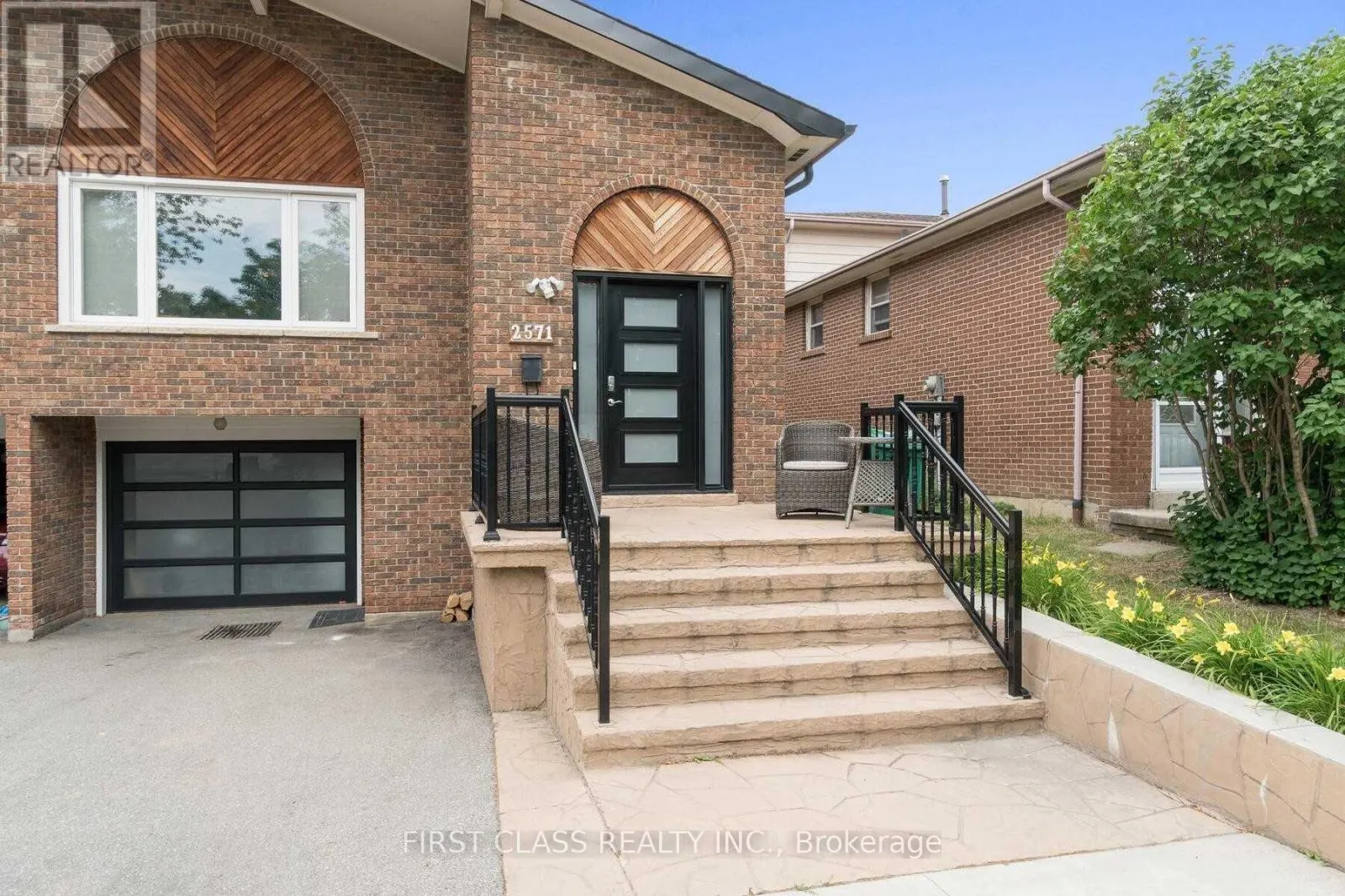 MAIN - 2571 PALISANDER AVENUE
