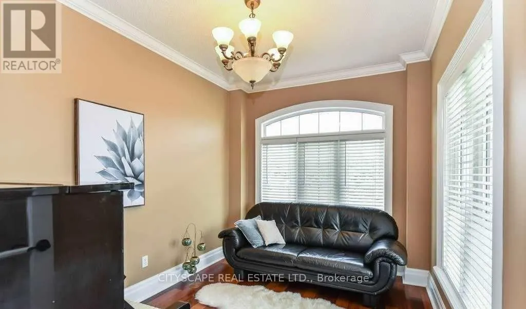 1048 ZIMMERMAN CRESCENT