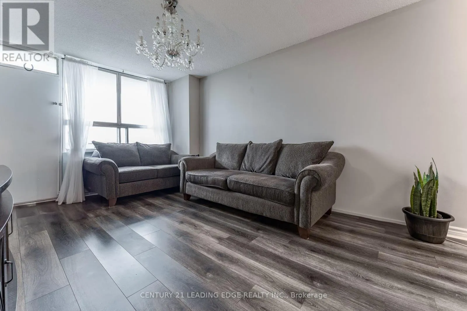 611 - 940 CALEDONIA ROAD