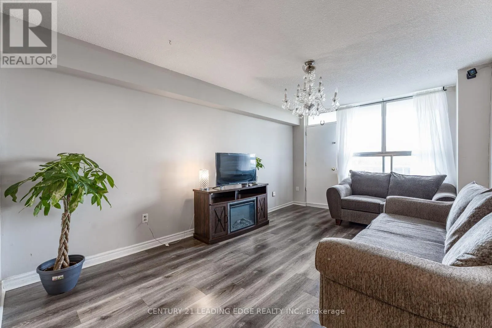 611 - 940 CALEDONIA ROAD