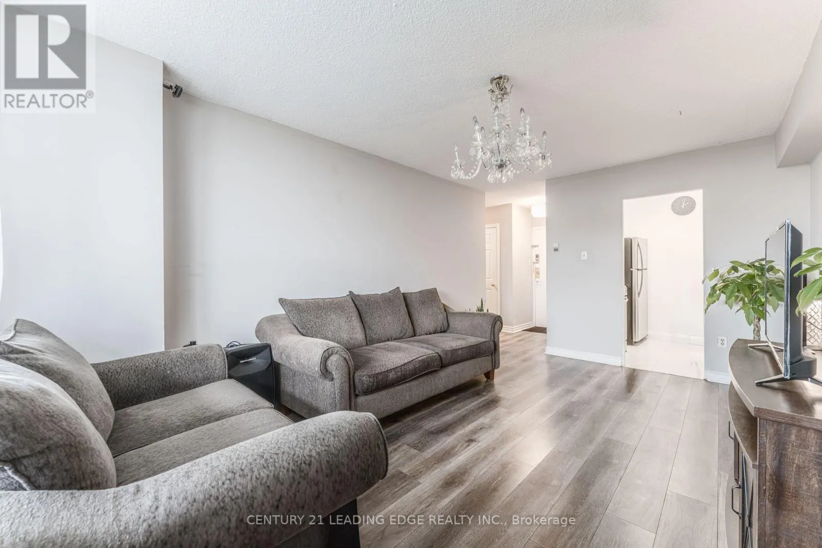 611 - 940 CALEDONIA ROAD
