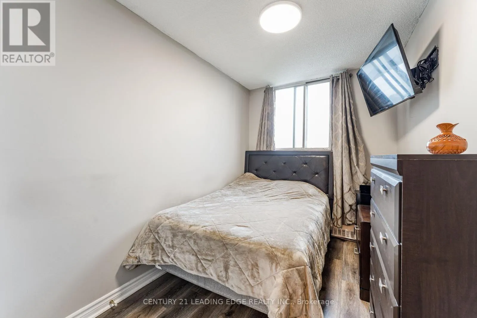611 - 940 CALEDONIA ROAD