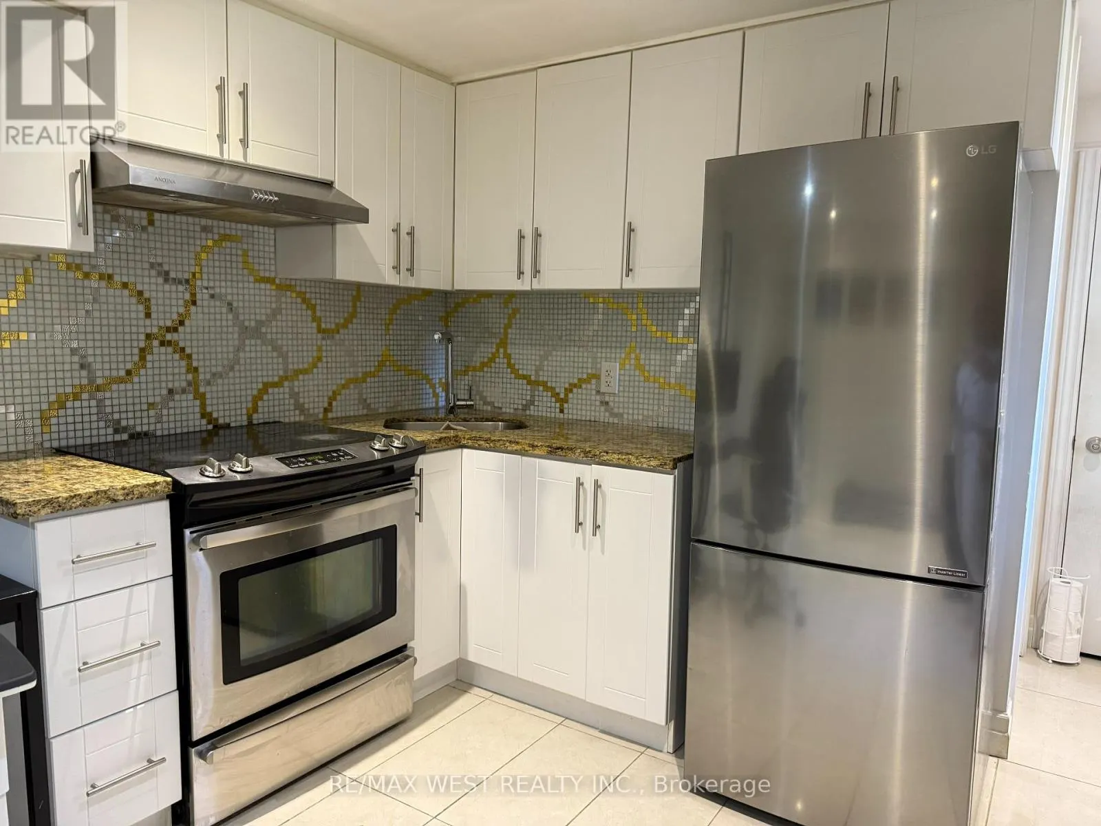 BSMT - 1127 ISLINGTON AVENUE