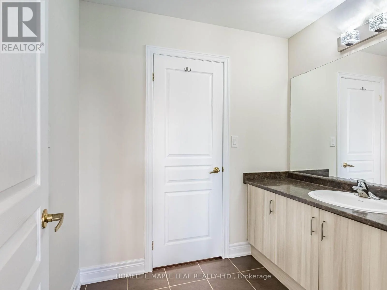 39 BIRCH TREE TRAIL