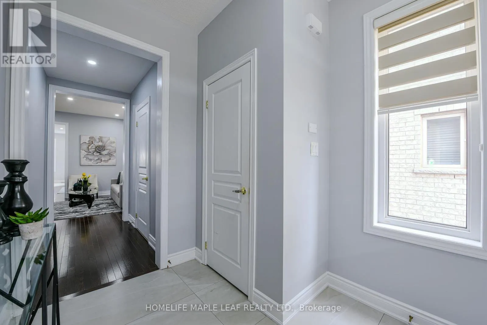 MAIN AND UPPER FLOOR - 15 ORANGEBLOSSOM TRAIL