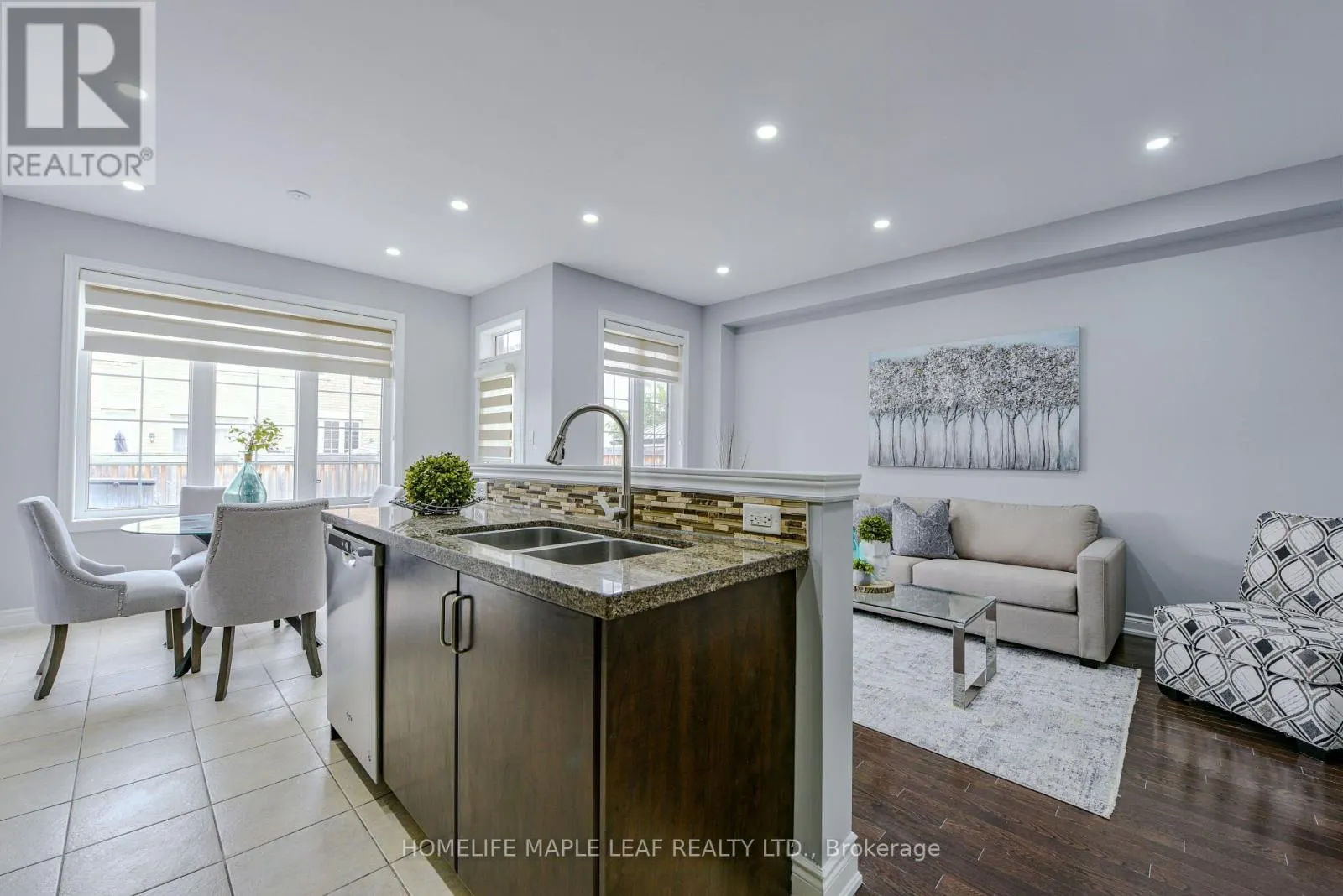 MAIN AND UPPER FLOOR - 15 ORANGEBLOSSOM TRAIL
