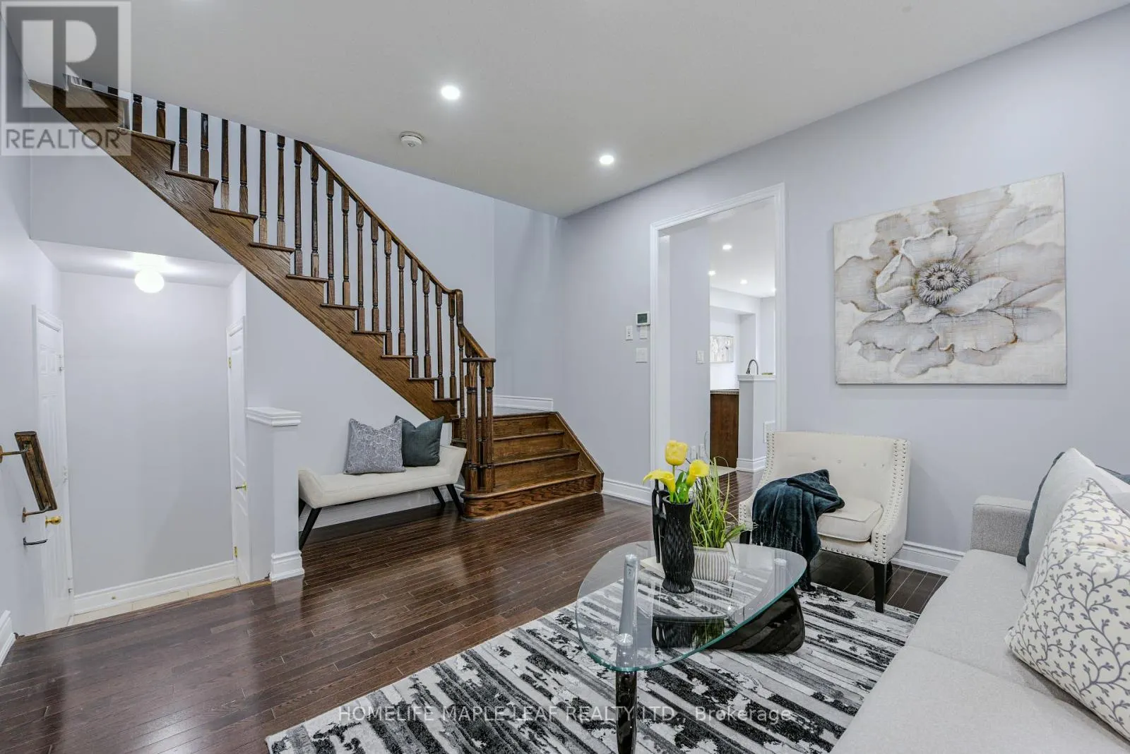 MAIN AND UPPER FLOOR - 15 ORANGEBLOSSOM TRAIL