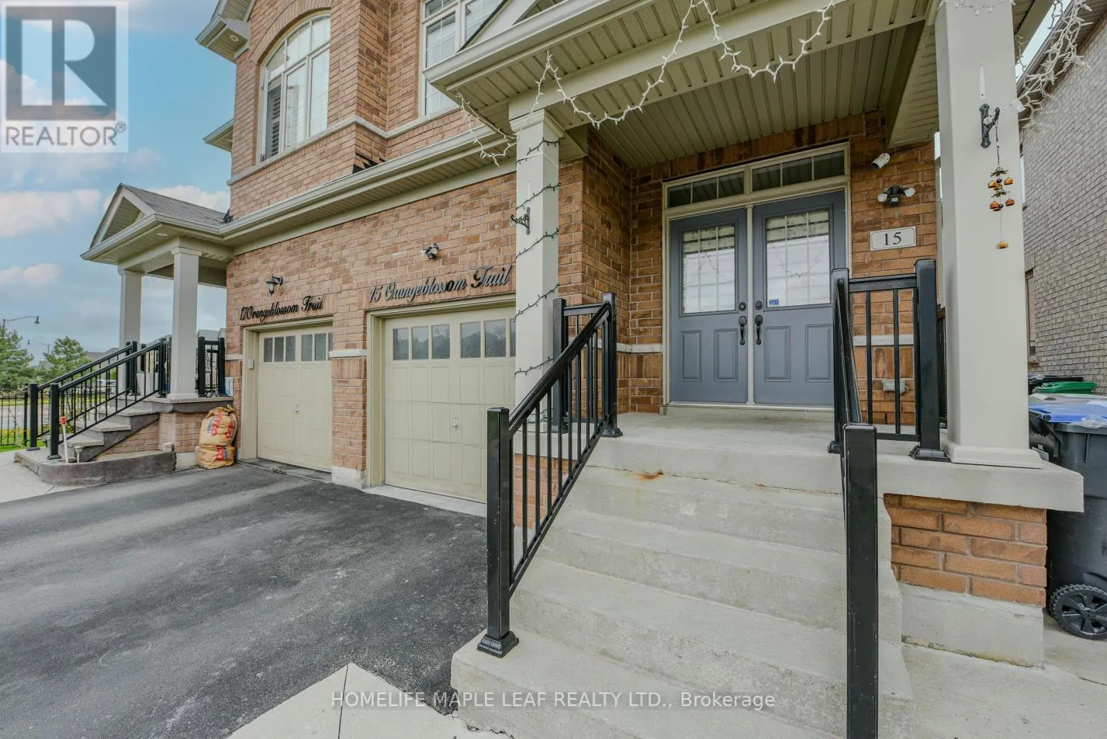 MAIN AND UPPER FLOOR - 15 ORANGEBLOSSOM TRAIL