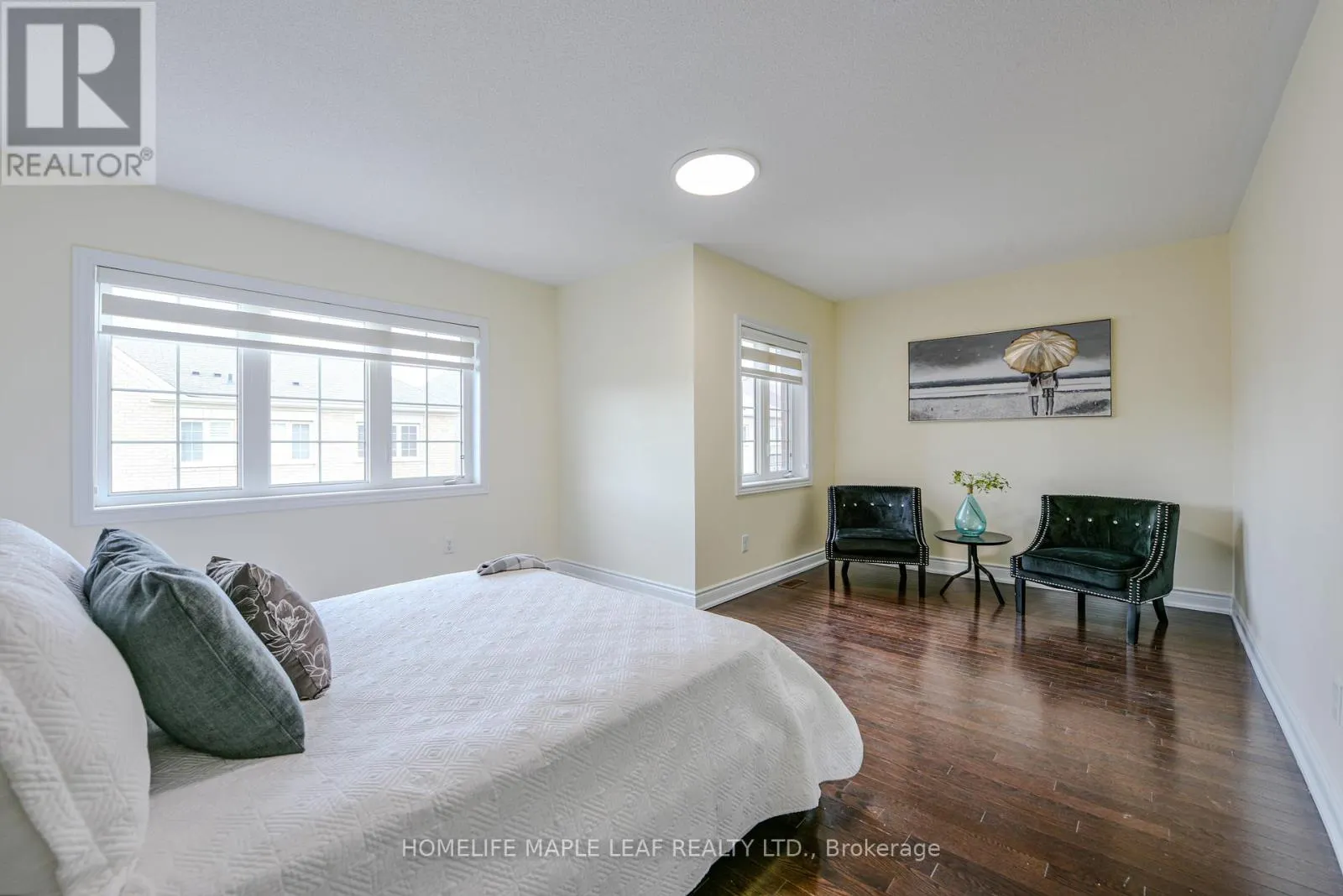 MAIN AND UPPER FLOOR - 15 ORANGEBLOSSOM TRAIL