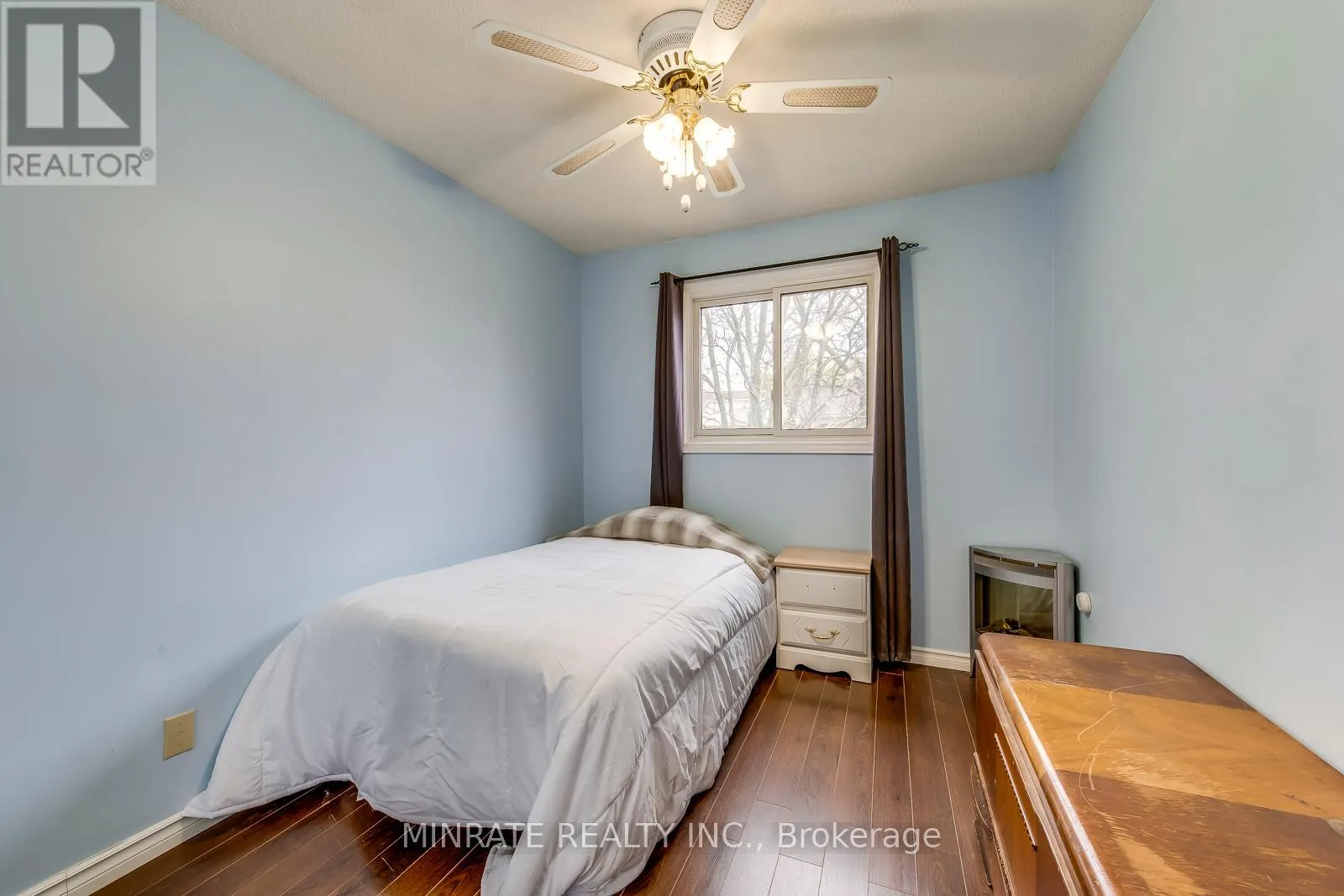 14 - 1548 NEWLANDS CRESCENT