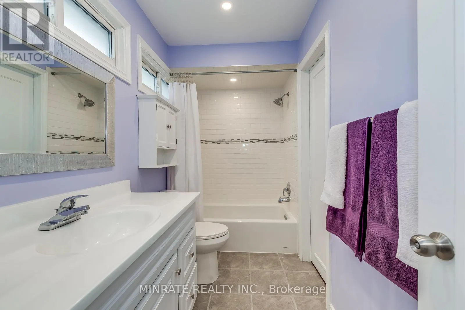 14 - 1548 NEWLANDS CRESCENT