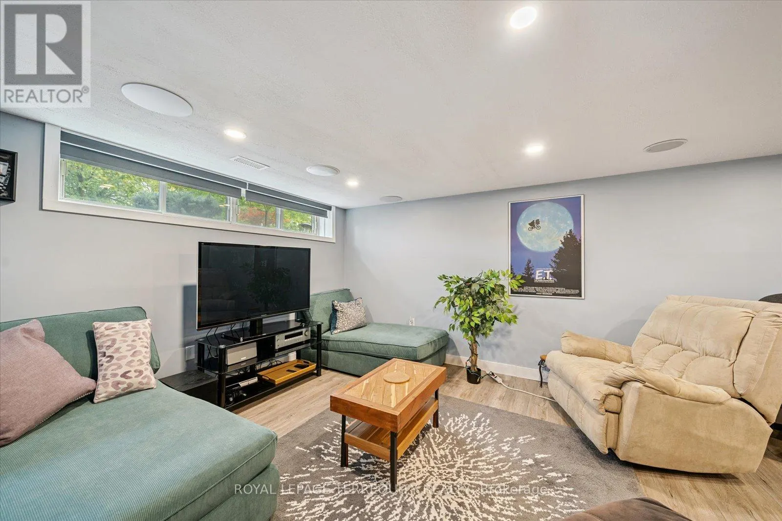 1201 KINGSHOLM DRIVE