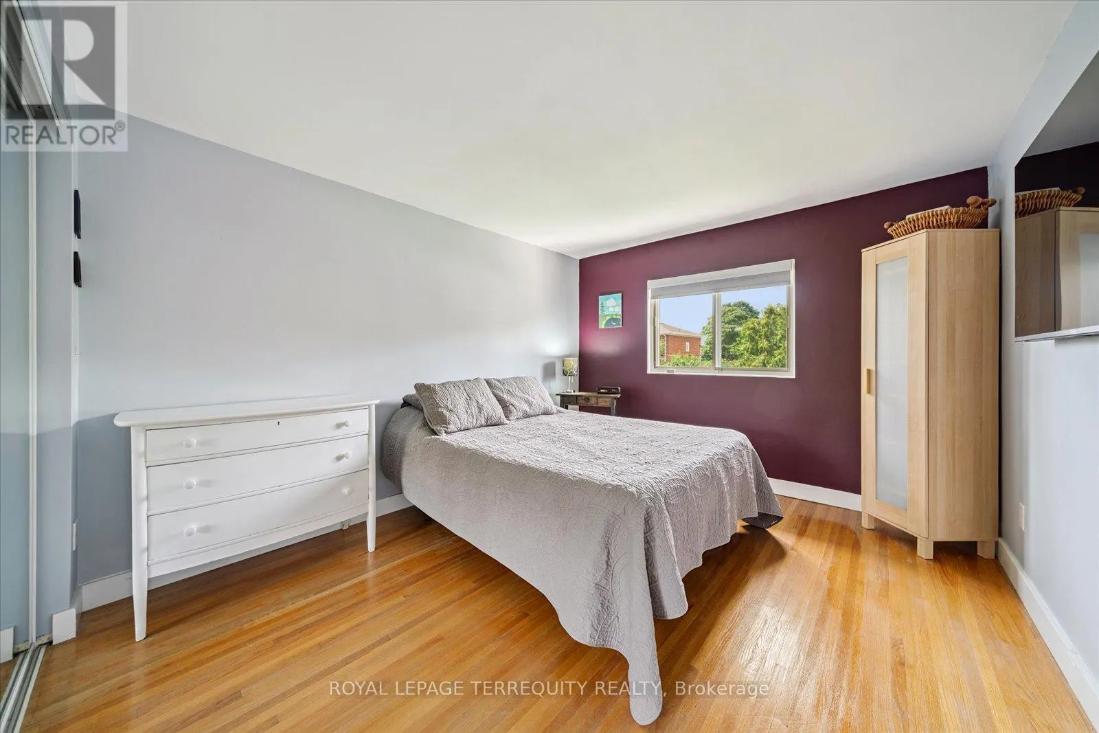 1201 KINGSHOLM DRIVE
