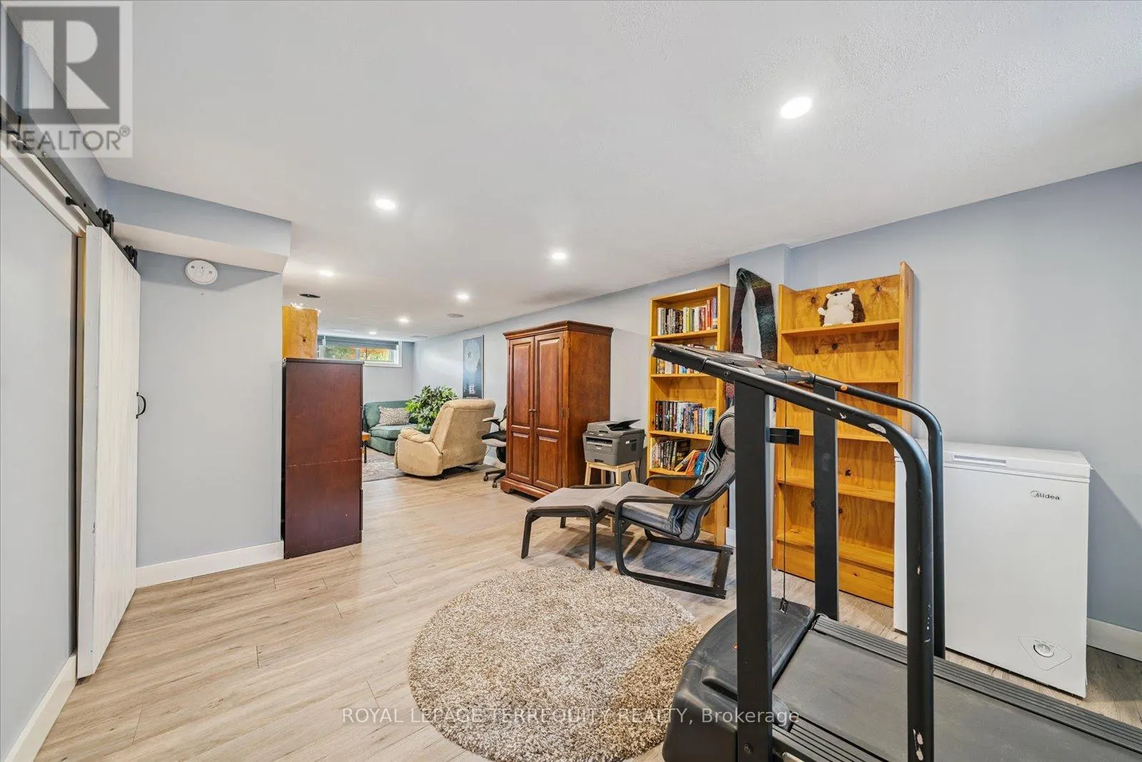 1201 KINGSHOLM DRIVE