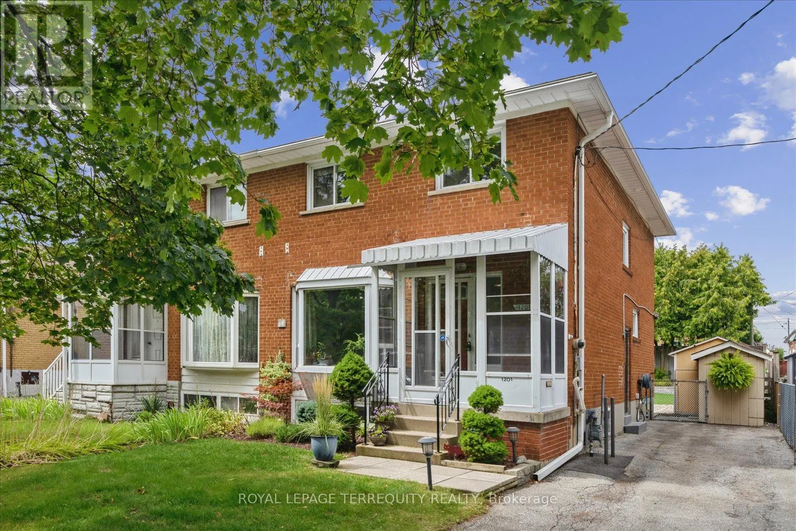 1201 KINGSHOLM DRIVE