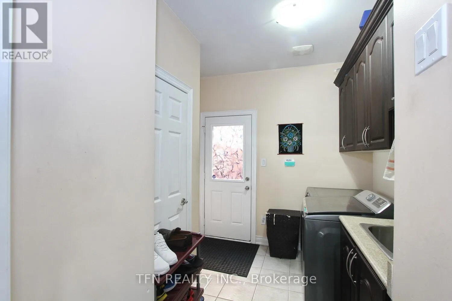 1 BEACON HILL DRIVE