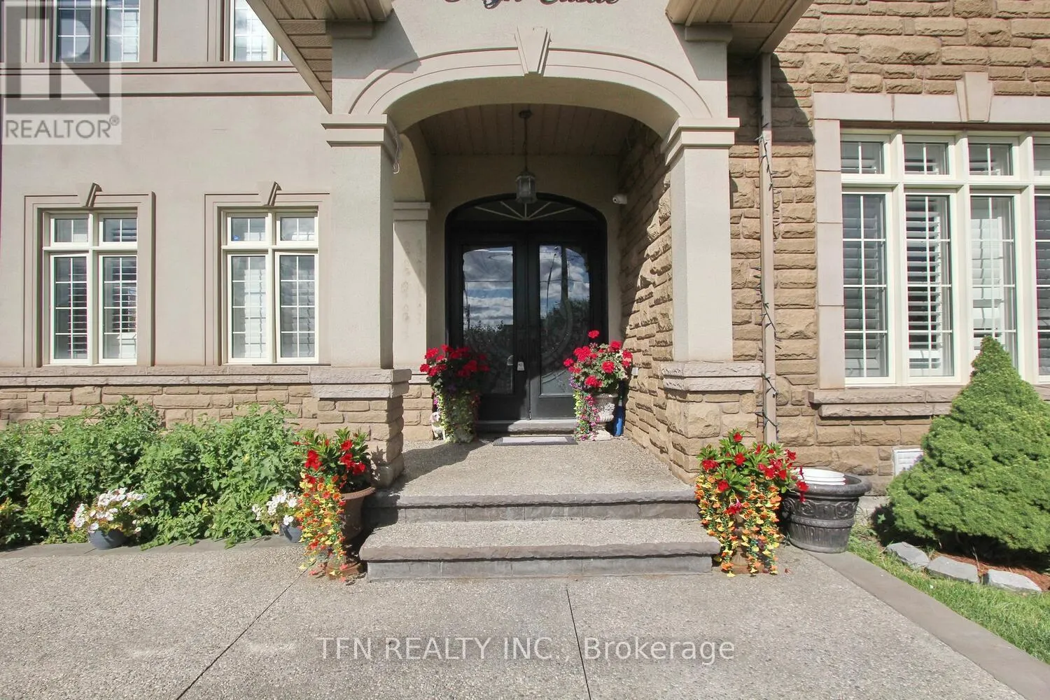 1 BEACON HILL DRIVE
