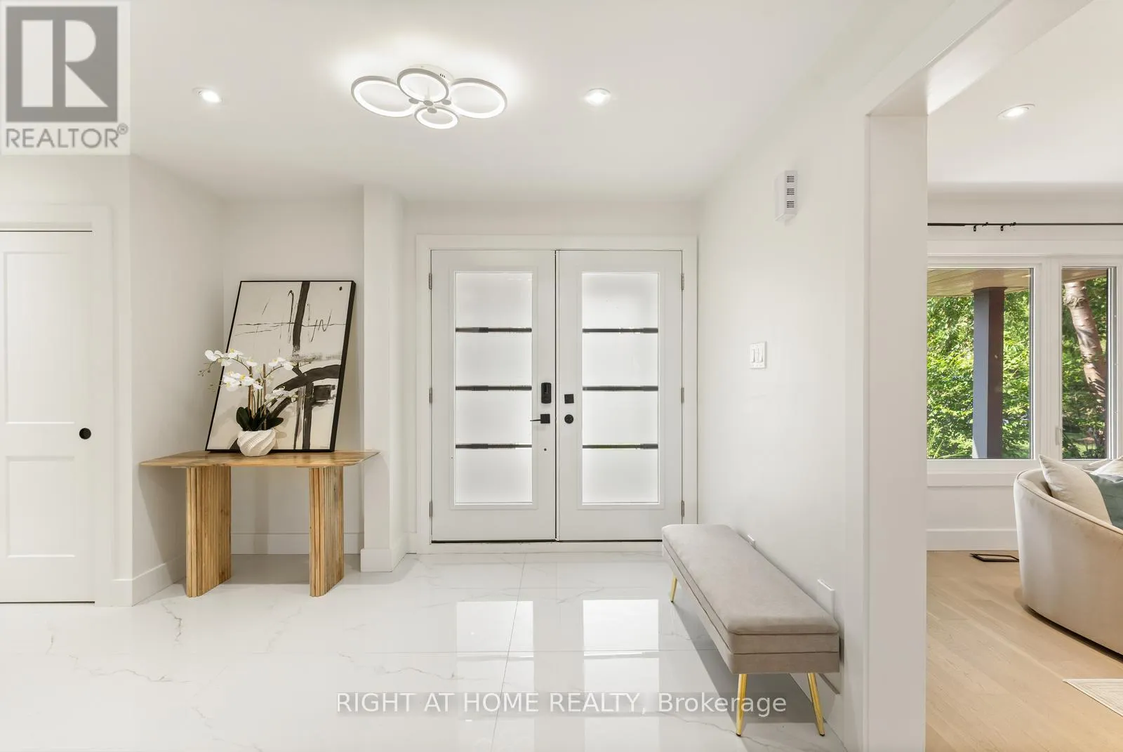 ROOM H - 1186 GLENASHTON DRIVE