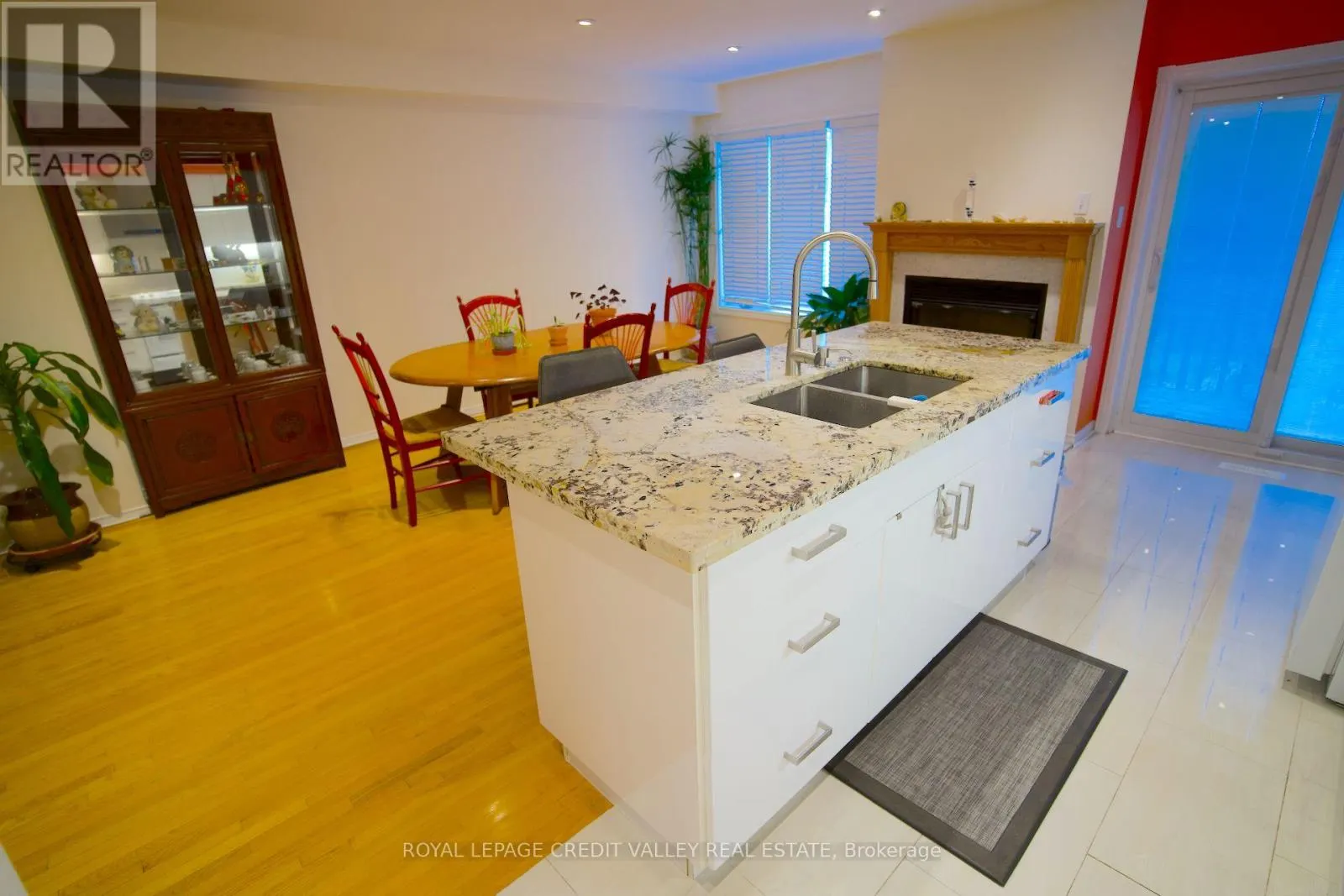 464 DALMUIR MEWS