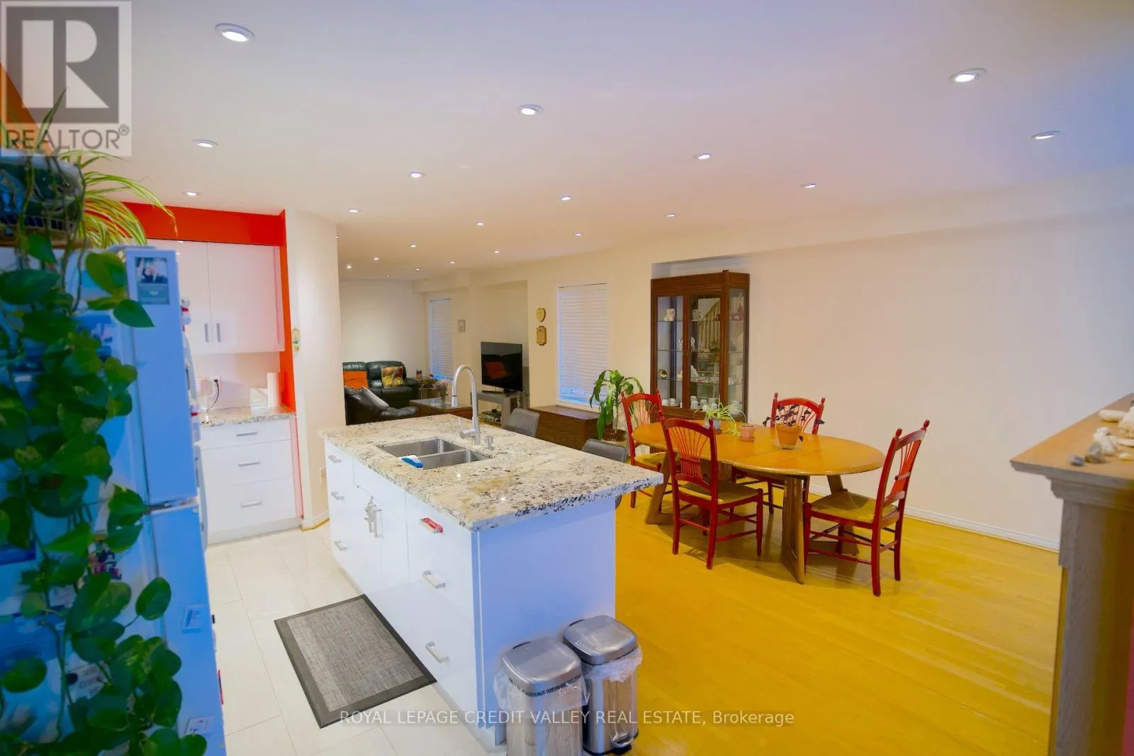 464 DALMUIR MEWS