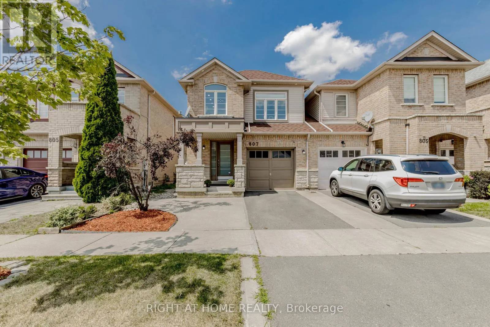 807 GLEESON ROAD
