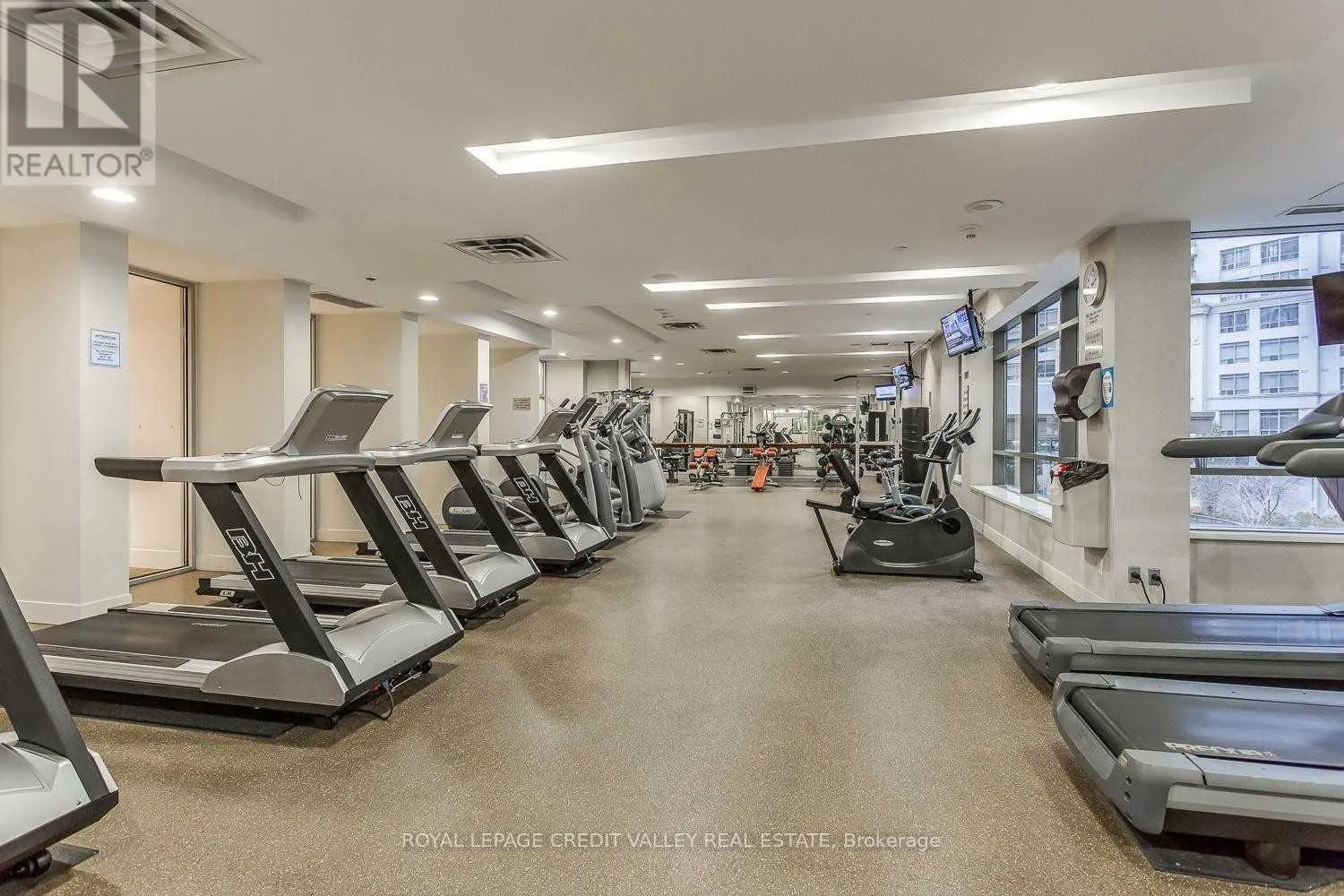 1204 - 3880 DUKE OF YORK BOULEVARD