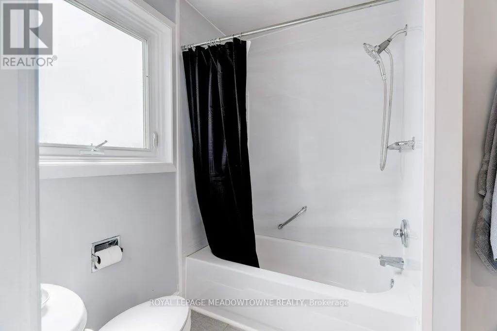 10 - 336 QUEEN STREET S
