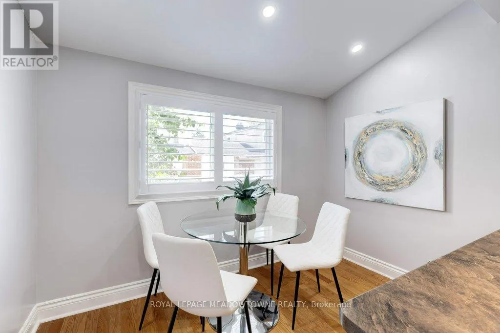 10 - 336 QUEEN STREET S