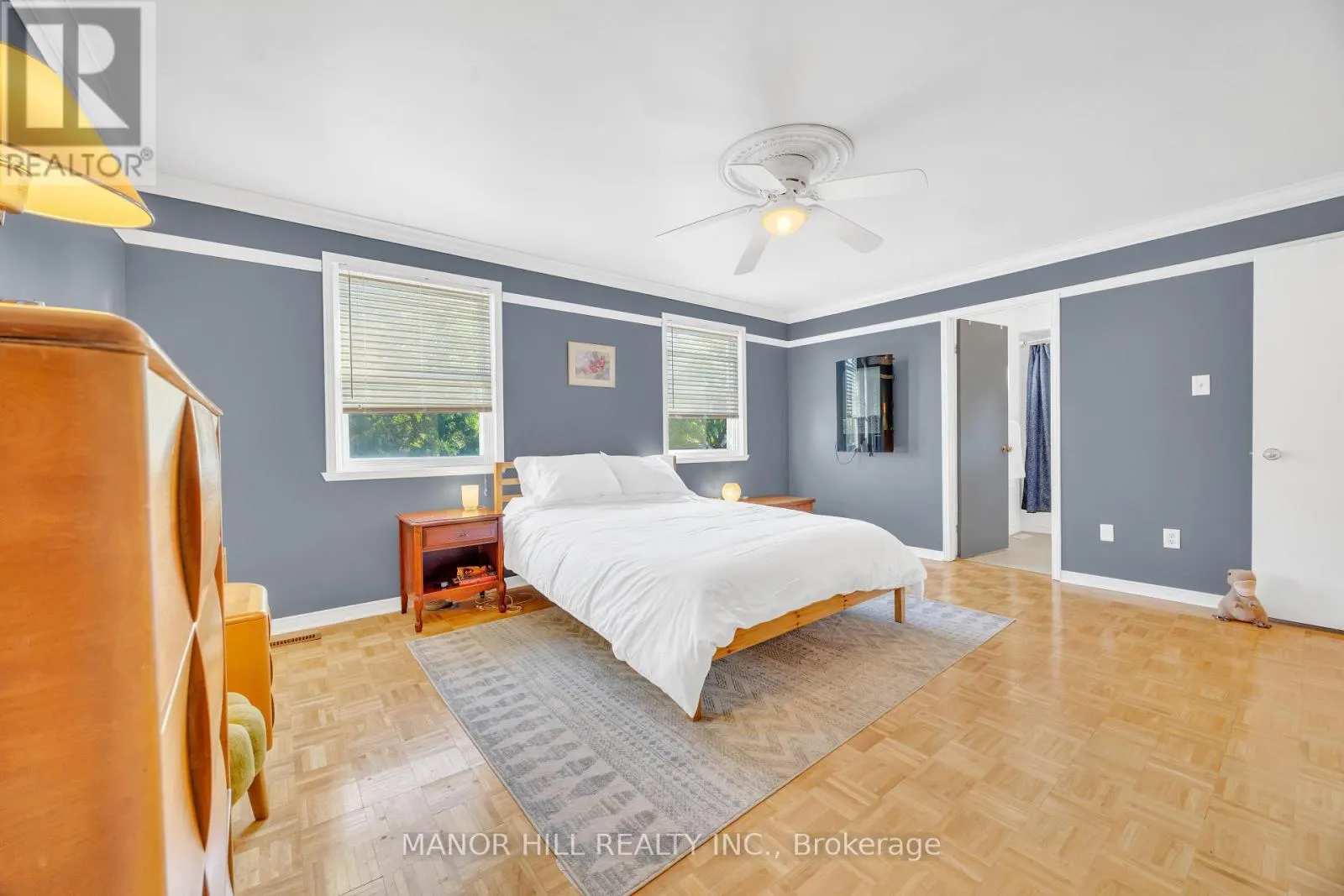 72 LACEWOOD CRESCENT