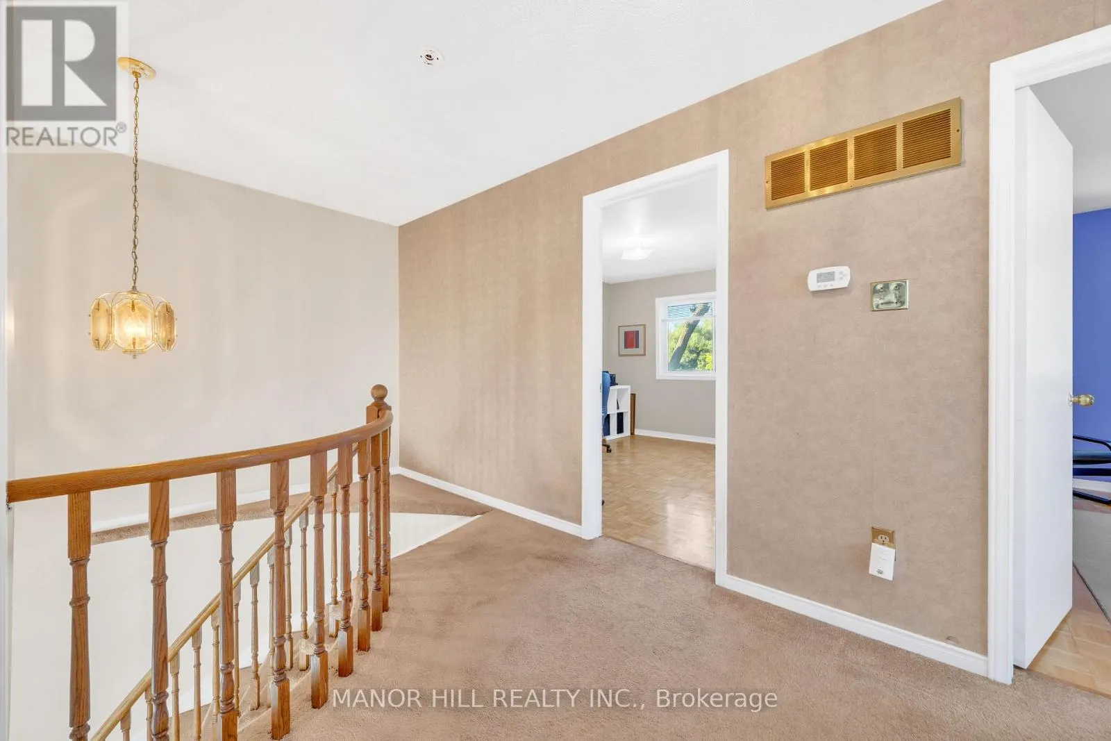 72 LACEWOOD CRESCENT