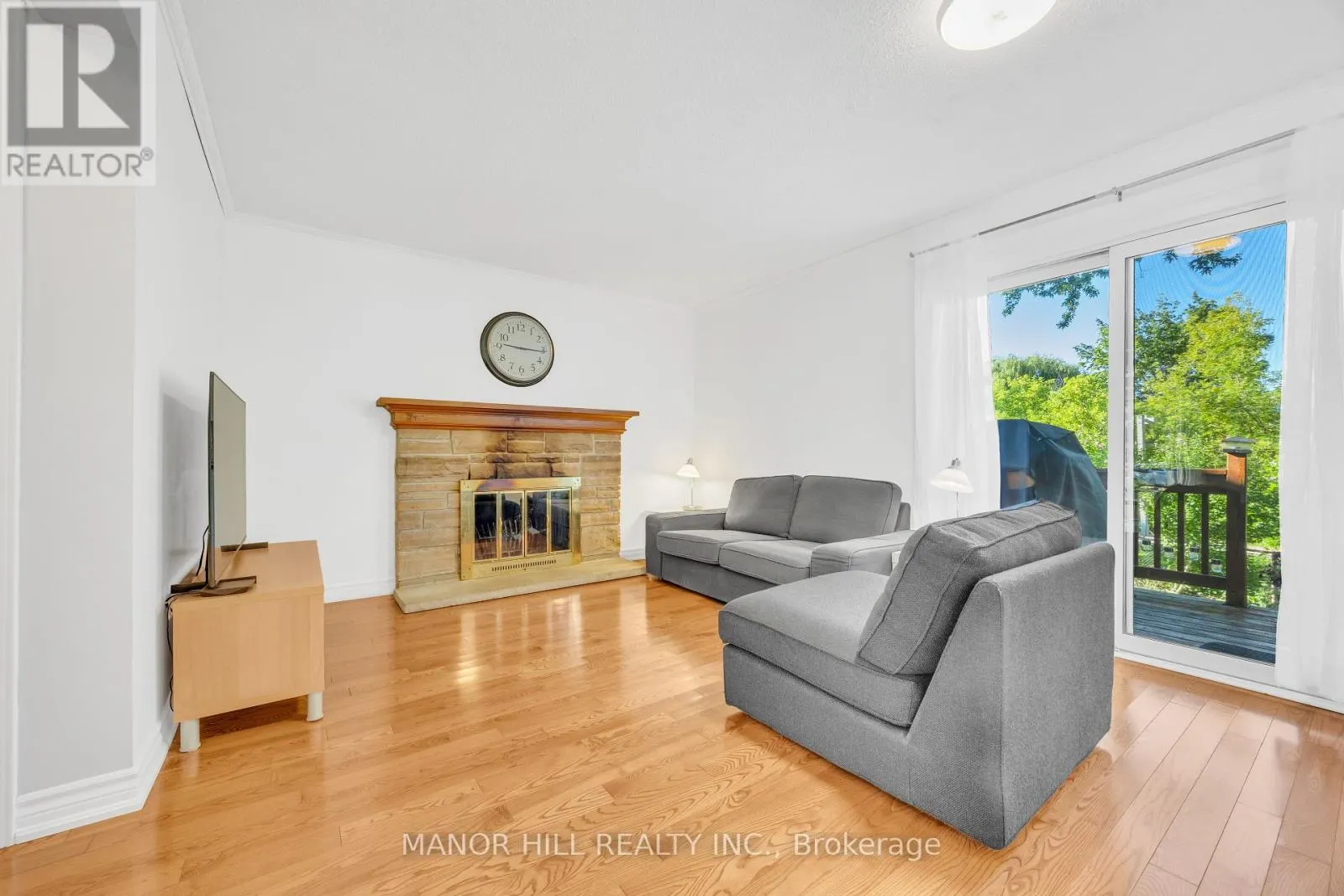 72 LACEWOOD CRESCENT