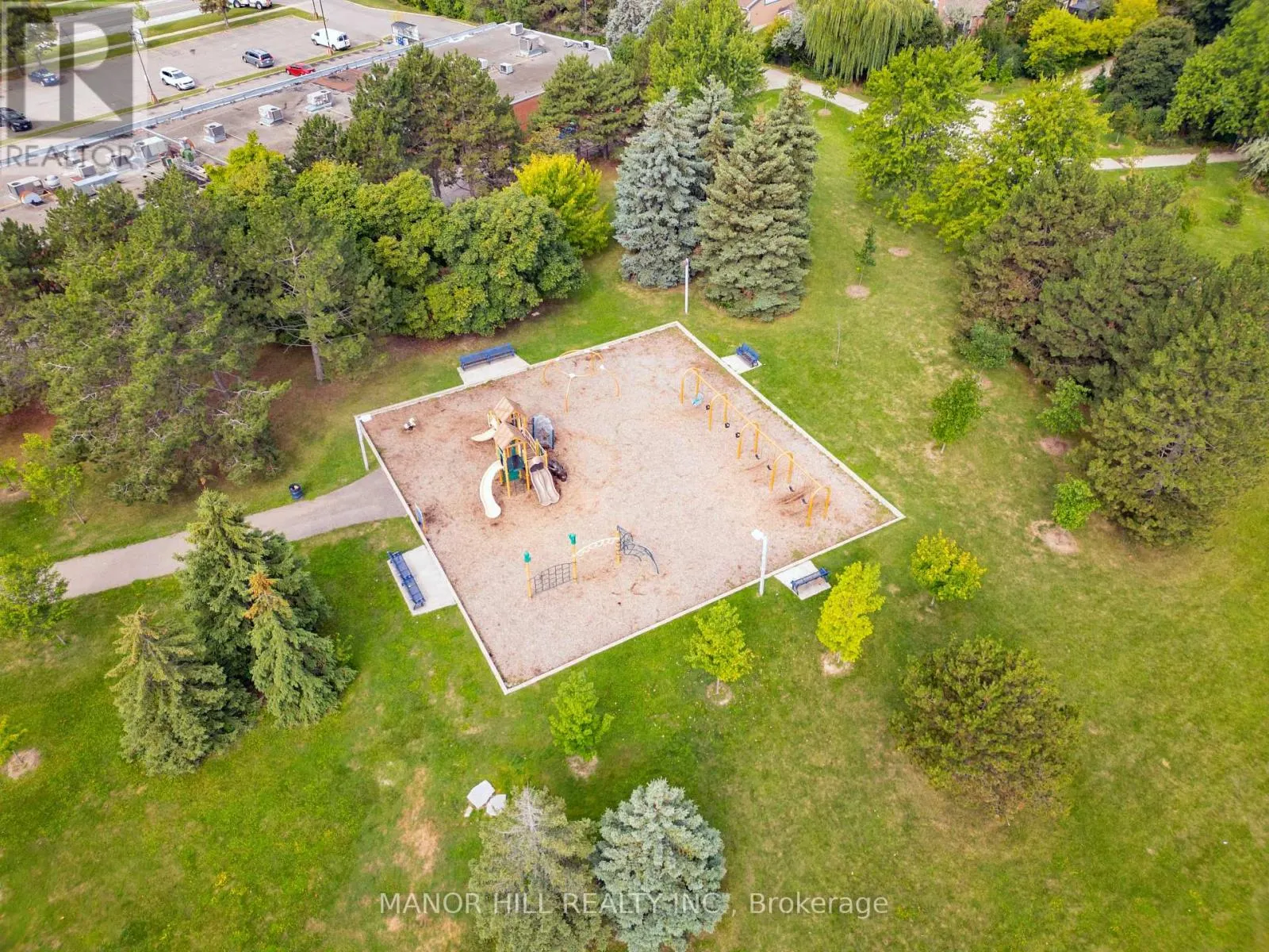 72 LACEWOOD CRESCENT