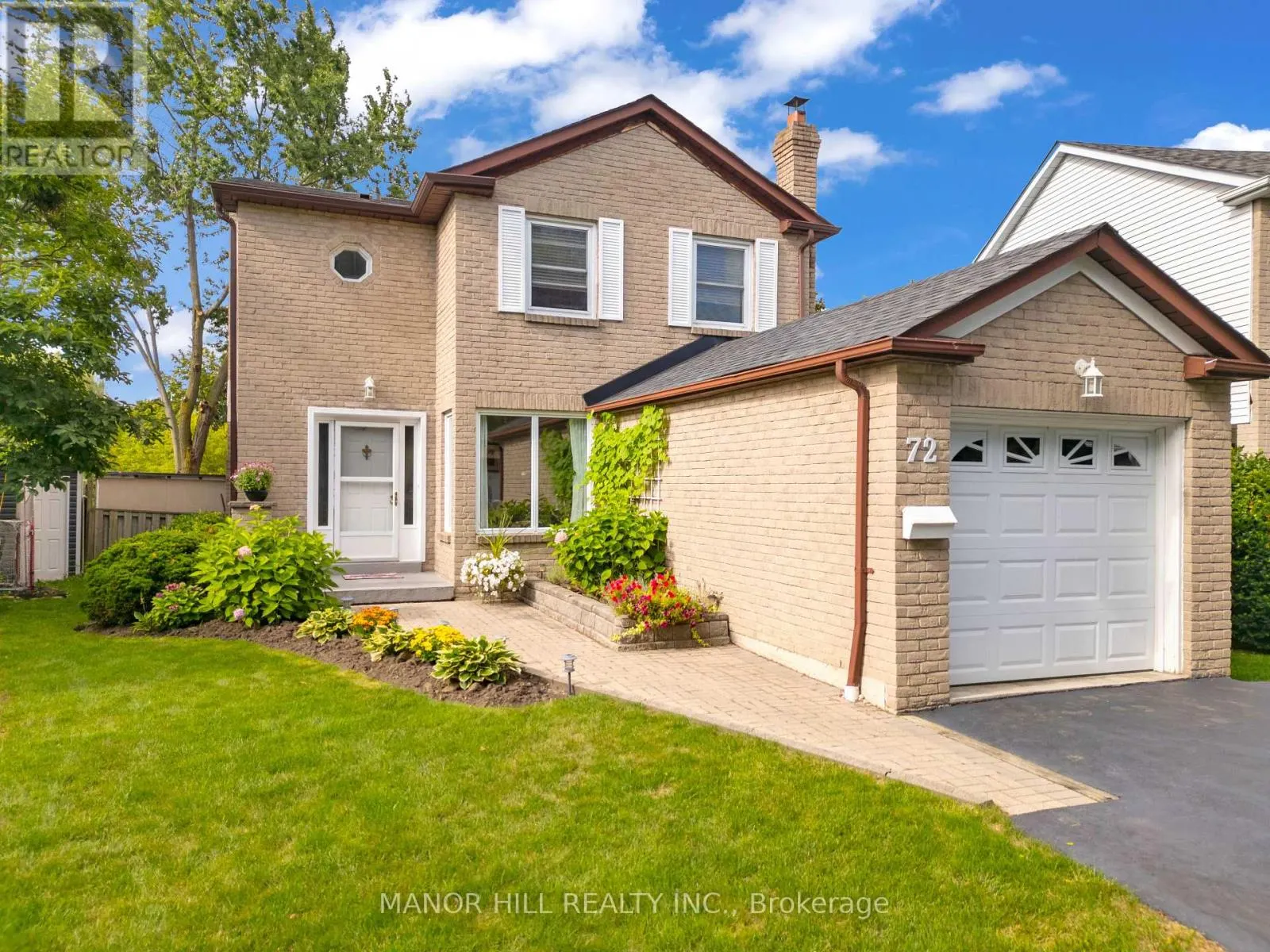 72 LACEWOOD CRESCENT