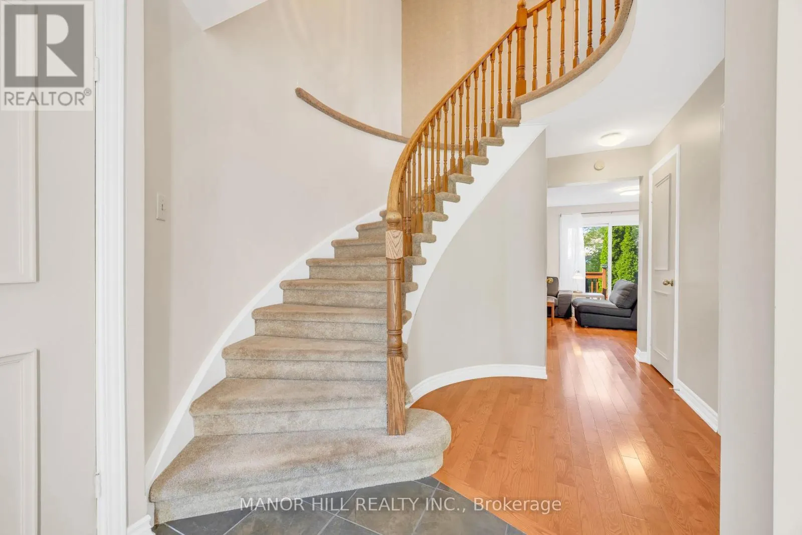 72 LACEWOOD CRESCENT