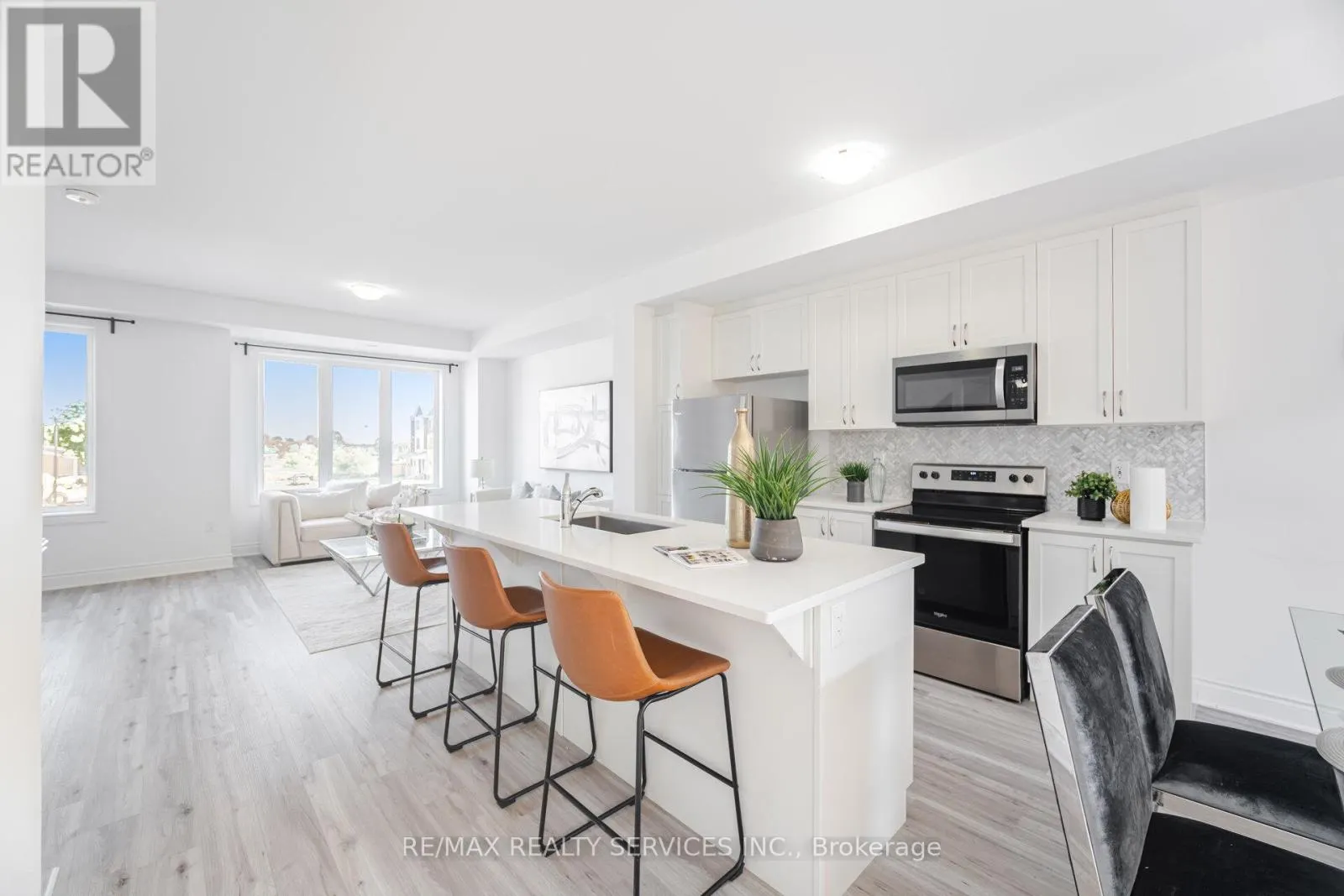 5184 VIOLA DESMOND DRIVE