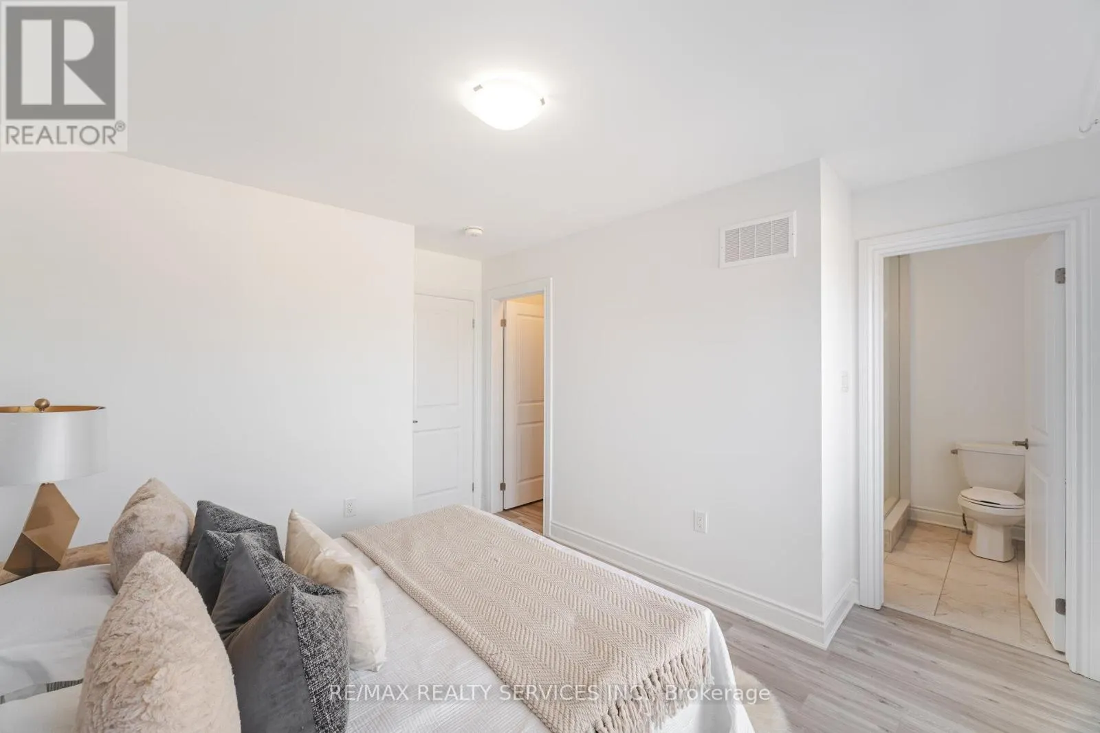 5184 VIOLA DESMOND DRIVE