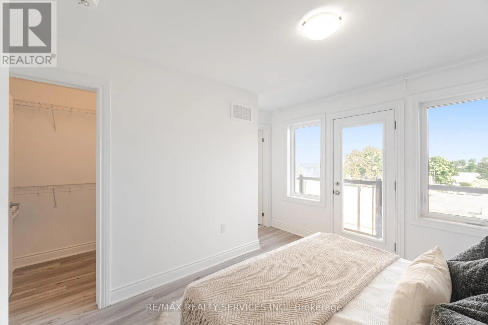 5184 VIOLA DESMOND DRIVE